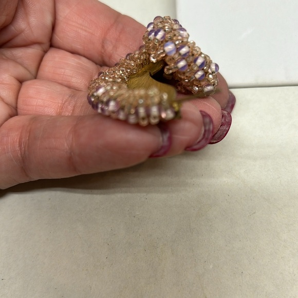 Gorgeous signed Miriam Haskell beaded leaf pin. - Picture 9 of 12